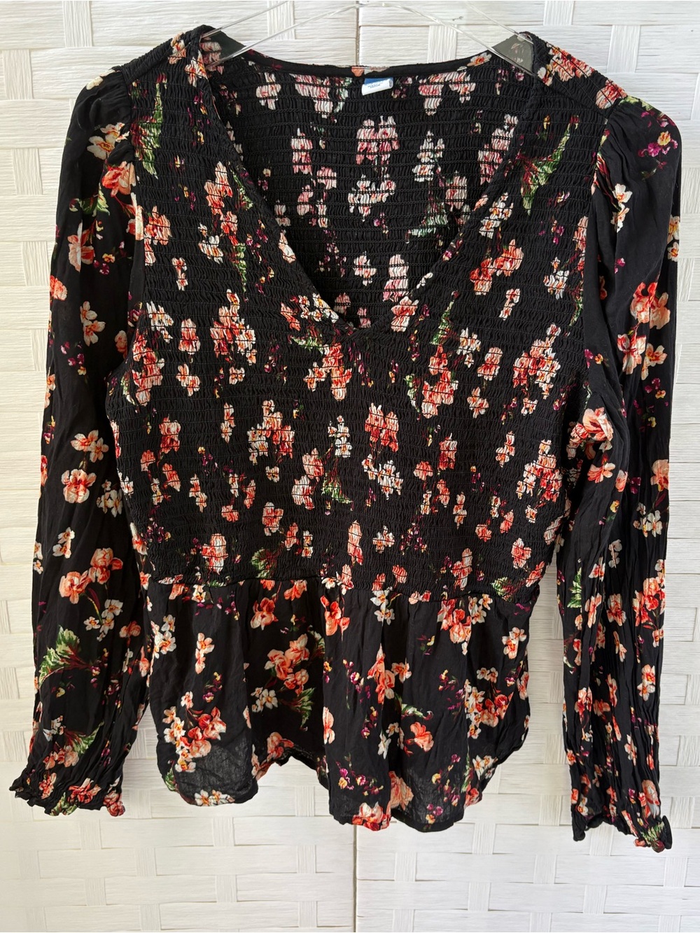 Old Navy Size L Boho Black Floral Smocked V-Neck Peplum Long Sleeve Blouse Goth
